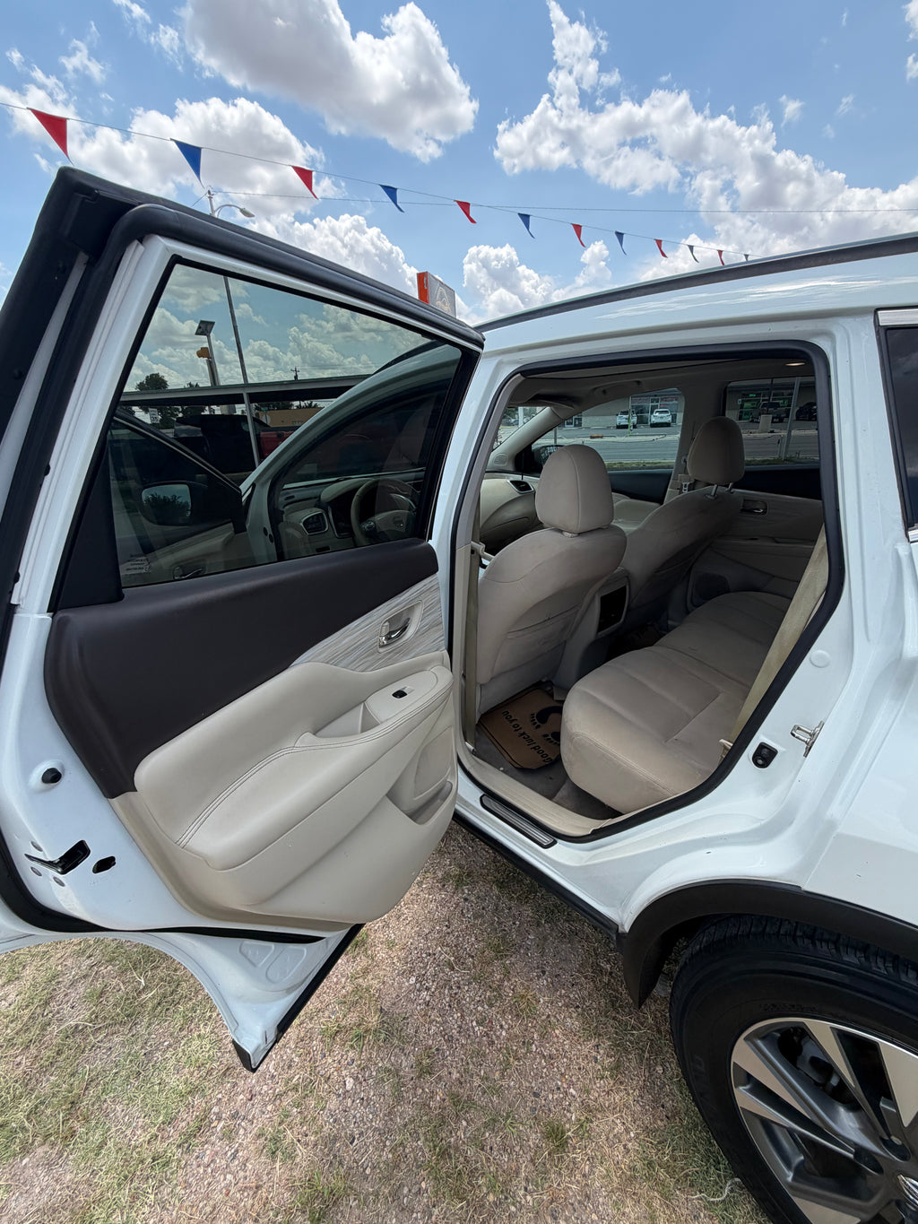 2015 Nissan muruano