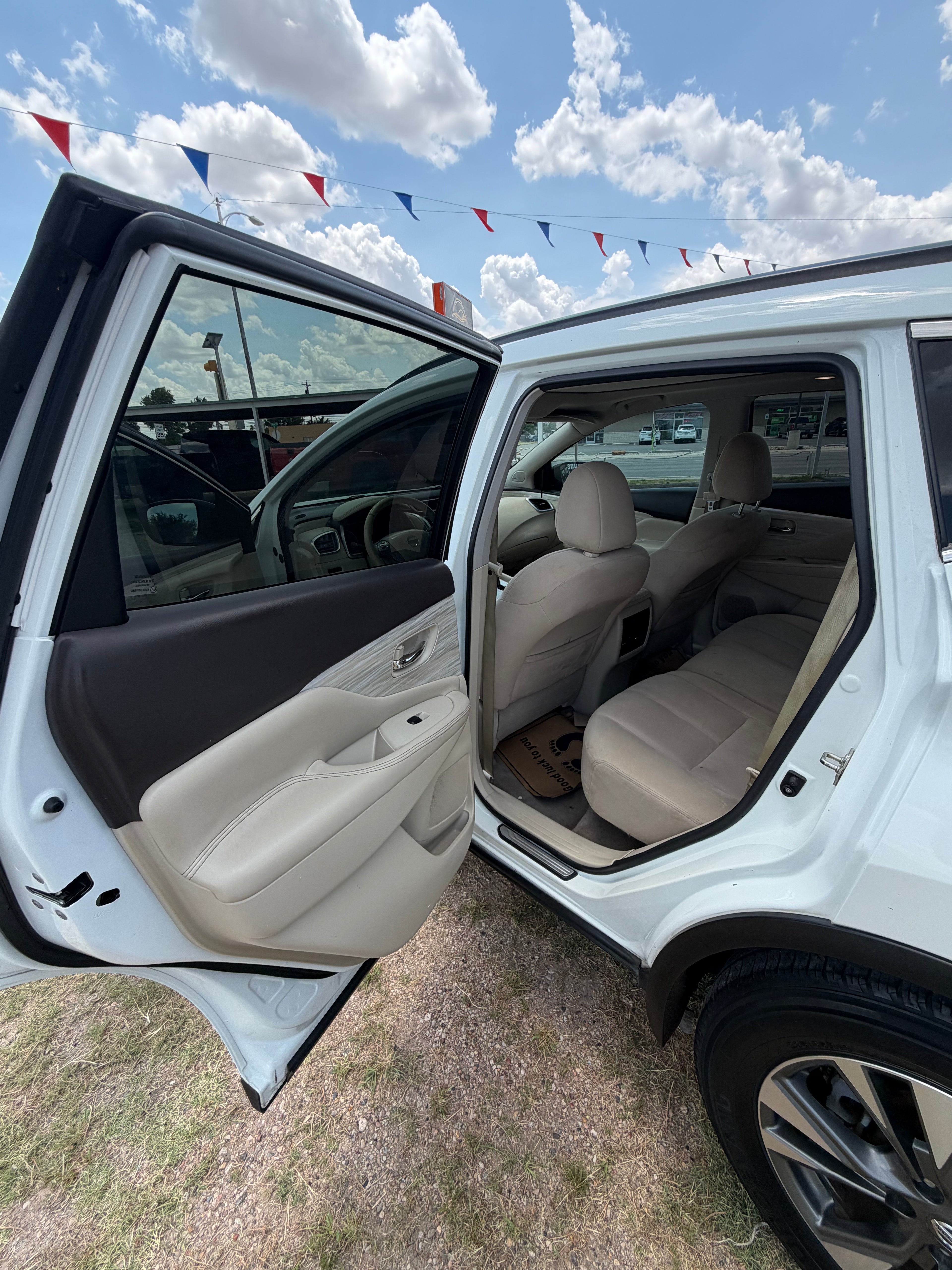 2015 Nissan muruano